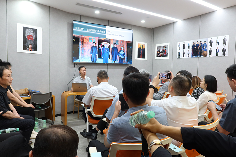 上海 QRC 首次结合公益活动，举办民俗风非遗图像论坛，在推广艺术的同时更好地服务客户